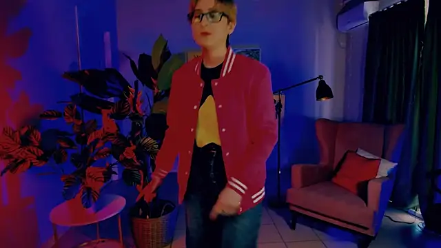 LixeLuna online show from April 9, 2026, 6:52 am