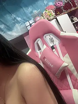hot-cumplay online show from May 27, 2026, 2:36 pm