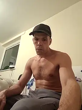 hulllad40 online show from March 4, 2026, 8:15 pm