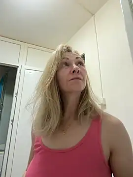 Snapshot of Secret_Ladyx chatting on March 12, 2026, 2:50 am Secret Ladyx online show from March 12, 2026, 2:50 am