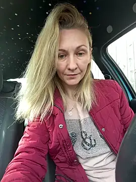 Snapshot of Secret_Ladyx chatting on March 27, 2026, 6:41 am Secret Ladyx online show from March 27, 2026, 6:41 am