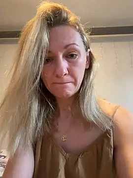 Snapshot of Secret_Ladyx chatting on March 28, 2026, 5:40 am Secret Ladyx online show from March 28, 2026, 5:40 am