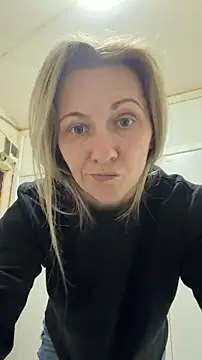 Snapshot of Secret_Ladyx chatting on April 15, 2026, 9:38 am Secret Ladyx online show from April 15, 2026, 9:38 am