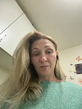 Snapshot of Secret_Ladyx chatting on April 22, 2026, 9:22 am Secret Ladyx online show from April 22, 2026, 9:22 am