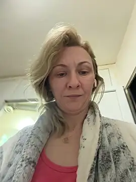 Snapshot of Secret_Ladyx chatting on April 24, 2026, 2:47 am Secret Ladyx online show from April 24, 2026, 2:47 am