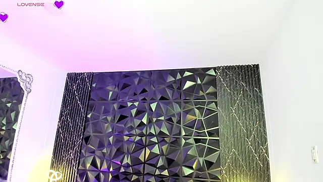 CristineRain online show from April 16, 2026, 4:13 am