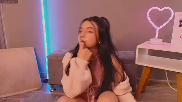 Im Elaris online show from April 10, 2026, 2:33 pm