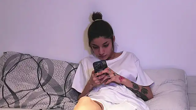 sweelexy online show from April 6, 2026, 2:53 am