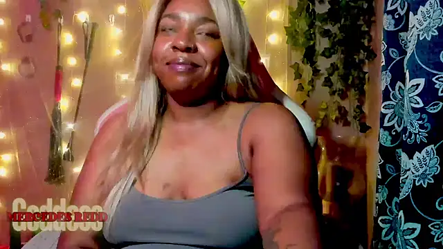 Snapshot of Goddess_MercedesRedd chatting on June 6, 2026, 1:49 pm Goddess MercedesRedd online show from June 6, 2026, 1:49 pm