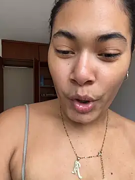 Sweetroseof online show from April 7, 2026, 5:13 pm