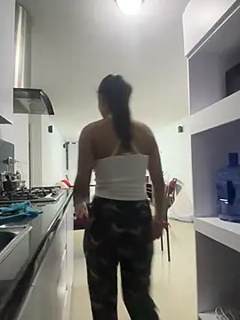 Sweetroseof online show from April 10, 2026, 11:42 pm