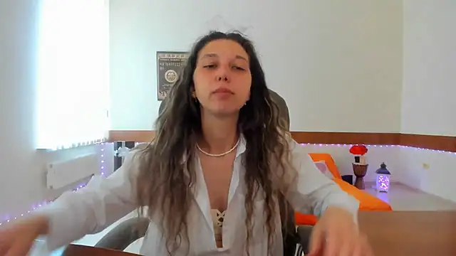 Snapshot of Ellina_Star chatting on July 4, 2026, 8:09 am Ellina Star online show from July 4, 2026, 8:09 am