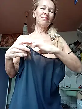 ViktoriaSexi1 online show from April 2, 2026, 5:27 am