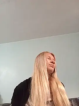 ViktoriaSexi1 online show from April 16, 2026, 8:53 pm