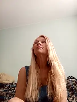 Snapshot of ViktoriaSexi1 chatting on April 25, 2026, 7:55 am ViktoriaSexi1 online show from April 25, 2026, 7:55 am