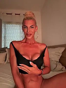Snapshot of Aria_69 chatting on June 7, 2026, 5:06 pm Aria 69 online show from June 7, 2026, 5:06 pm