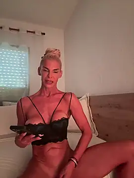 Snapshot of Aria_69 chatting on August 2, 2026, 12:47 pm Aria 69 online show from August 2, 2026, 12:47 pm