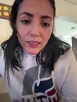 SamanthaWalker  online show from April 29, 2026, 1:37 pm
