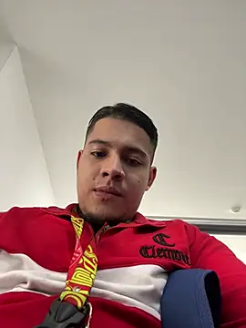 OliverTabordaa online show from April 9, 2026, 6:35 pm