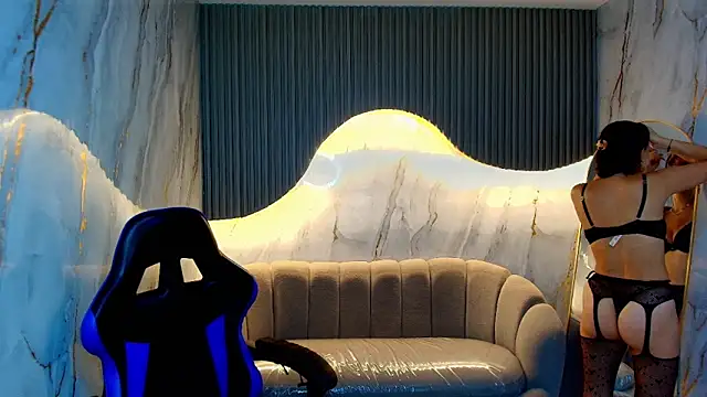 candy sky r online show from March 28, 2026, 3:06 am