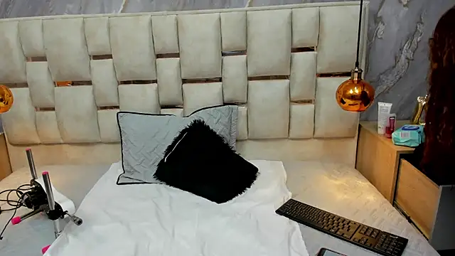 Snapshot of Milf_Drip chatting on May 14, 2026, 12:45 pm Milf Drip online show from May 14, 2026, 12:45 pm