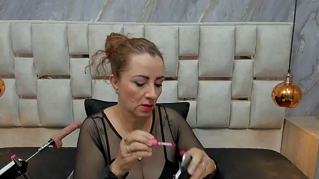 Snapshot of Milf_Drip chatting on May 28, 2026, 12:24 pm Milf Drip online show from May 28, 2026, 12:24 pm
