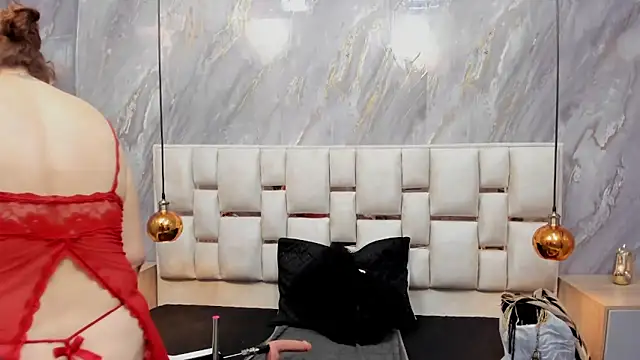 Snapshot of Milf_Drip chatting on June 5, 2026, 12:00 pm Milf Drip online show from June 5, 2026, 12:00 pm