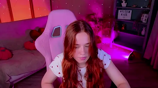 TiffanyVex online show from July 30, 2026, 1:43 pm