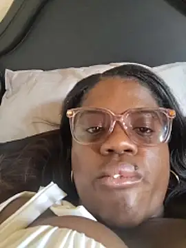 YourLiaa  online show from March 22, 2026, 6:55 pm