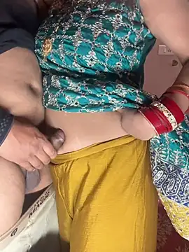 Snapshot of your_bhabhi_love chatting on April 23, 2026, 4:53 pm your bhabhi love online show from April 23, 2026, 4:53 pm
