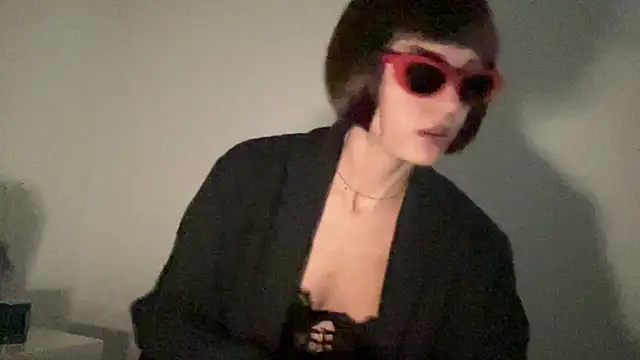 Snapshot of SlowVenomXX chatting on March 11, 2026, 1:39 pm SlowVenomXX online show from March 11, 2026, 1:39 pm