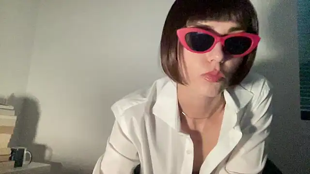 Snapshot of SlowVenomXX chatting on March 12, 2026, 4:46 pm SlowVenomXX online show from March 12, 2026, 4:46 pm