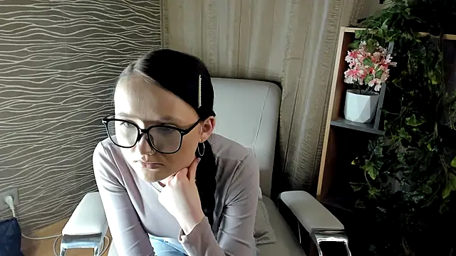 TonetteBeska online show from March 6, 2026, 9:17 am