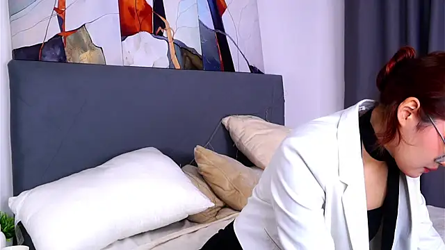 Snapshot of NelleMihalko chatting on July 11, 2026, 1:25 pm NelleMihalko online show from July 11, 2026, 1:25 pm