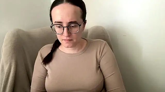 Snapshot of SofiaTease chatting on May 1, 2026, 1:26 pm SofiaTease online show from May 1, 2026, 1:26 pm