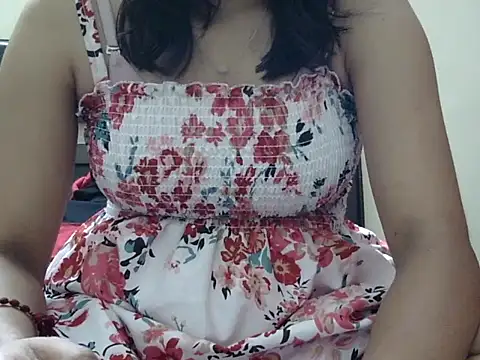 Snapshot of kAVYA_05 chatting on July 9, 2026, 5:28 pm kAVYA 05 online show from July 9, 2026, 5:28 pm