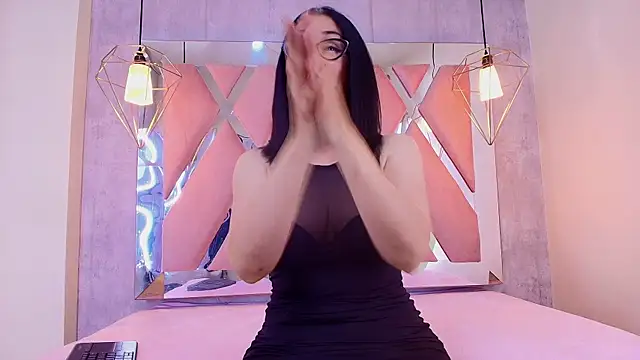 luci lane  online show from April 10, 2026, 3:12 am