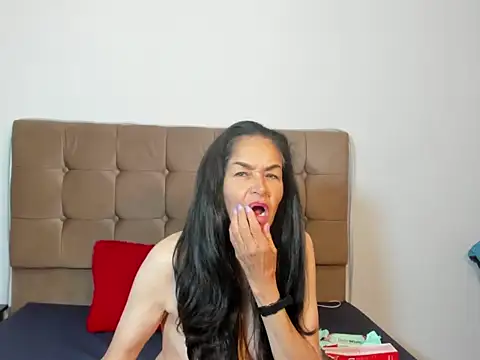 Snapshot of Liz_Grettel chatting on July 2, 2026, 6:47 pm Liz Grettel online show from July 2, 2026, 6:47 pm
