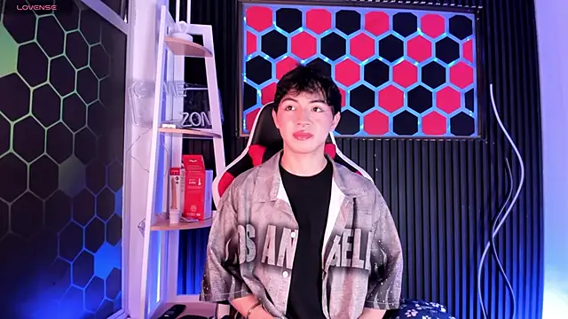 Cristopher Wild online show from May 3, 2026, 8:59 pm