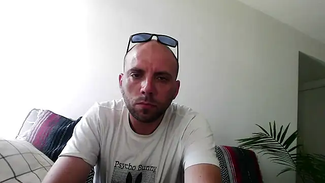 Snapshot of experiencelove chatting on July 1, 2026, 5:45 pm experiencelove online show from July 1, 2026, 5:45 pm