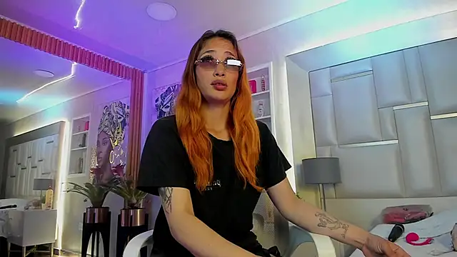 ZoeTaylorl online show from March 30, 2026, 1:01 pm