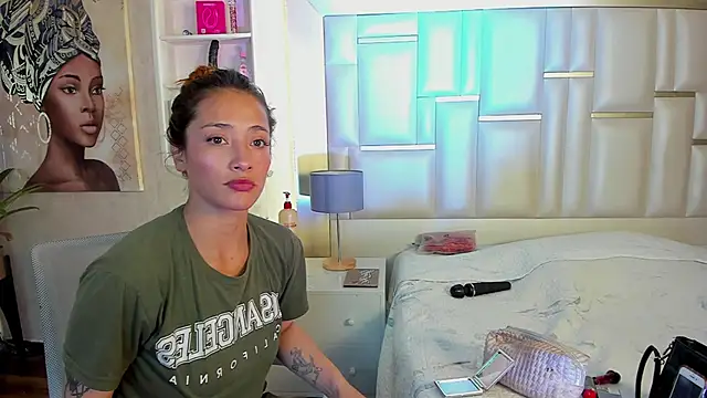 ZoeTaylorl online show from April 1, 2026, 1:41 pm