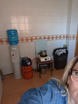 ManuelaX online show from February 22, 2026, 10:47 am