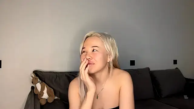 kira jade online show from March 9, 2026, 12:53 pm