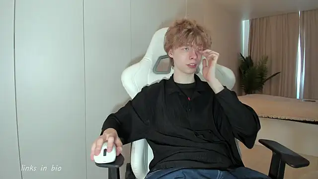 Wawesuc online show from April 22, 2026, 9:55 am