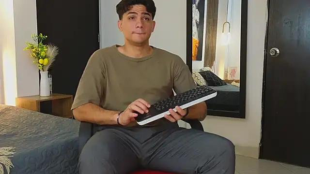 MrAdonis  online show from April 16, 2026, 7:47 pm