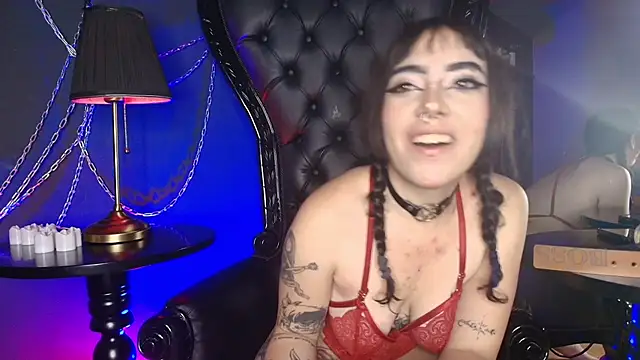 HoneyDemoni online show from April 28, 2026, 12:21 pm