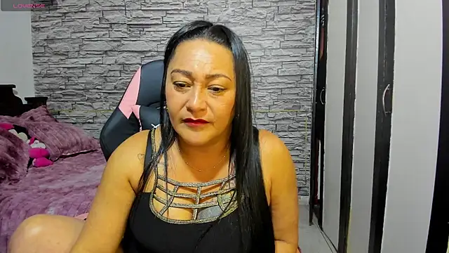 Snapshot of Milf_Julianna chatting on May 13, 2026, 11:22 pm Milf Julianna online show from May 13, 2026, 11:22 pm