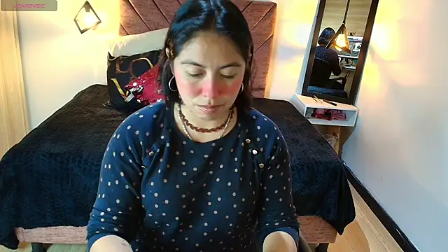 Amanda Fox   online show from April 1, 2026, 7:55 pm