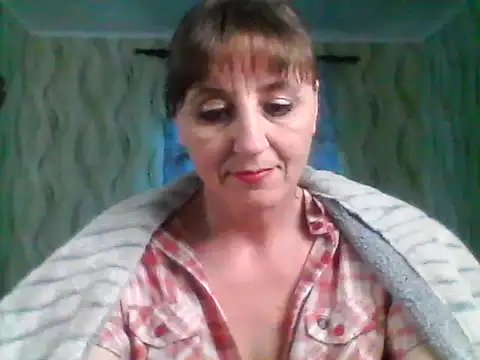 Alisaprice077 online show from April 25, 2026, 2:36 pm